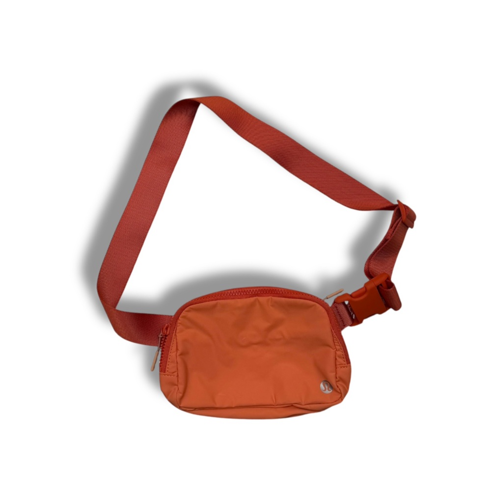 Lululemon Everywhere Belt Bag 1L Golden Apricot Warm Coral‎ Adjustable Strap